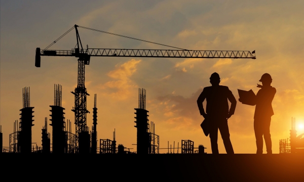 Kinh doanh gặp khó, cổ phiếu ngành xây dựng vẫn 'hút tiền' nhờ đâu?