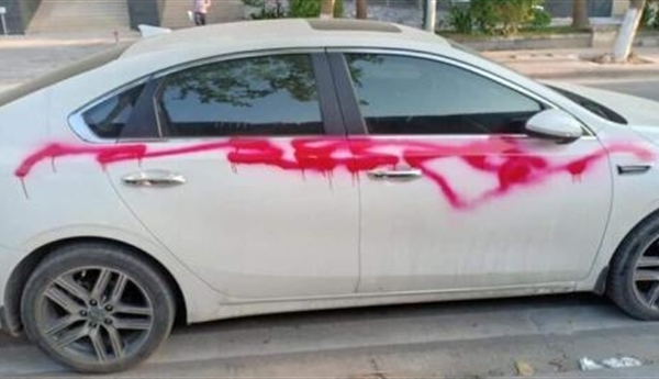 Nhiều ôtô bị xịt sơn khi đỗ trong khu đô thị