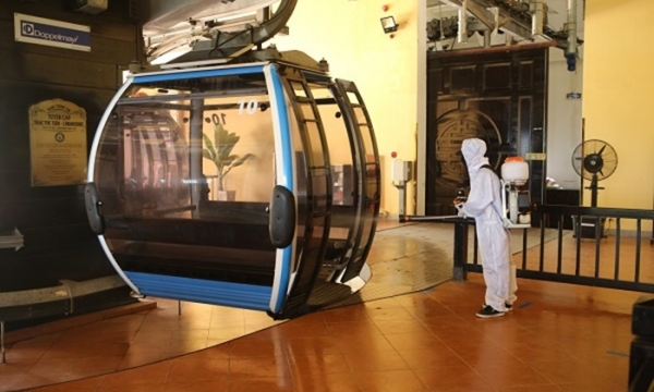 Trên 2 triệu người lao động trong ngành dịch vụ rơi vào cảnh thất nghiệp?