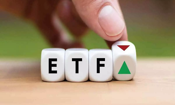 V.N.M ETF không thay đổi rổ cổ phiếu Việt Nam, bán mạnh Hòa Phát