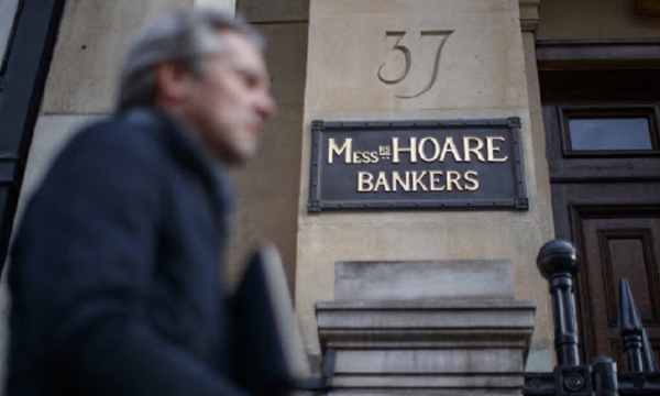 Câu chuyện về đế chế ngân hàng Anh lâu đời hơn cả gia tộc Rothschilds: Không nhận ít hơn 7 triệu USD, muốn gửi tiền phải qua được vòng phỏng vấn