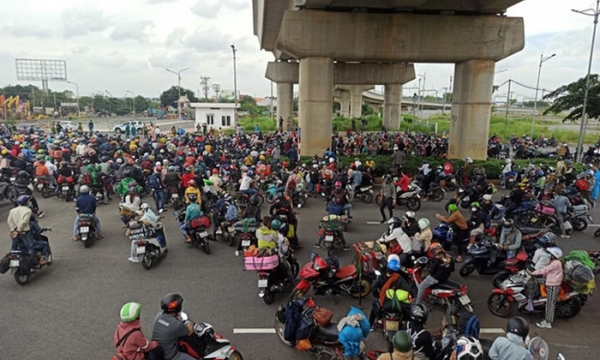 Khủng hoảng mùa Covid, hơn 2,2 triệu lao động về quê 'trốn dịch'