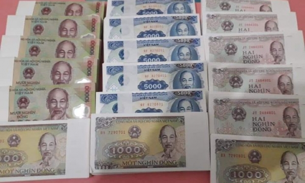 Tết Tân Sửu 2021 cận kề, lại 'bùng nổ' dịch vụ đổi tiền lẻ giá 'cắt cổ'