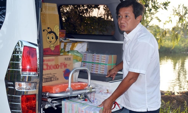 Đi làm lương 'ba cọc ba đồng', ông Đoàn Ngọc Hải lấy tiền tỷ từ đâu mà đi từ thiện?