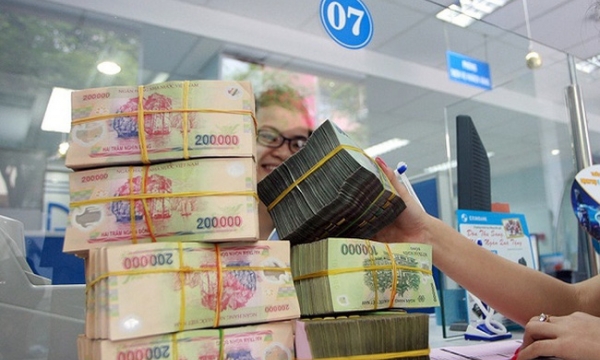 Ngân hàng báo 'lãi khủng', chuyên gia dự báo 'có biến'