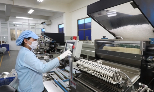 T&T Group 'tiếp sức' 500.000 bộ bơm tiêm vắc-xin COVID-19 cho TP Hồ Chí Minh