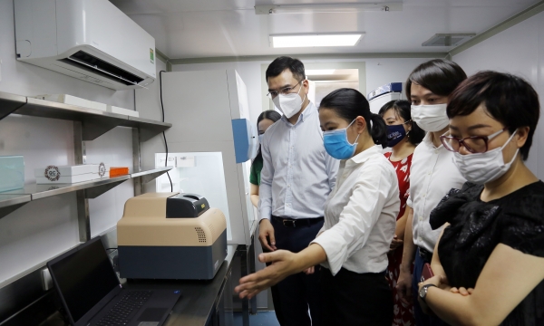 Chung tay chống dịch, VPBank đưa 4 container xét nghiệm Covid-19 vào “tâm dịch” phía Nam