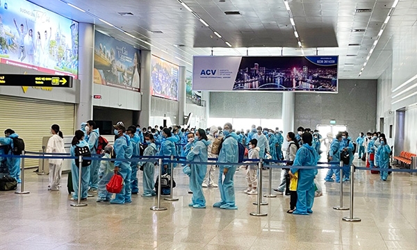 Sân bay Đà Nẵng lên tiếng 'phản ứng' về phân bổ vaccine phòng COVID-19