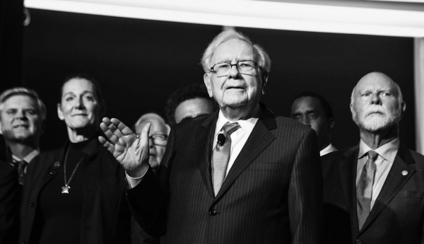 Tỷ phú Warren Buffett tiết lộ 3 điều làm nên người thành công
