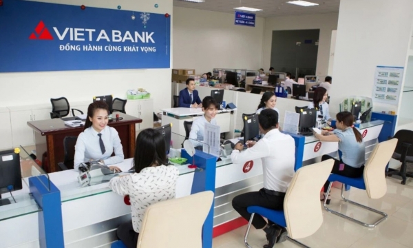 Vừa lên sàn, loạt cổ đông lớn của VietABank lần lượt thoái vốn khiến cổ phiếu giảm kịch sàn