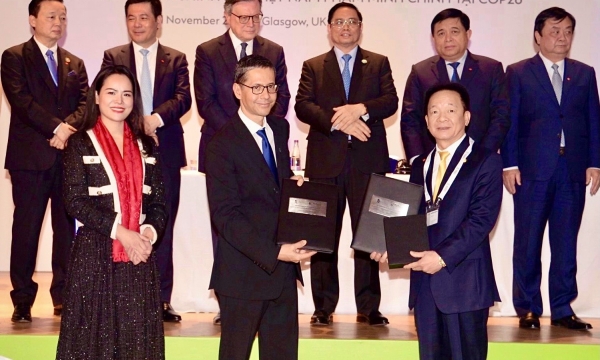 Standard Chartered cam kết tài trợ 6 tỷ USD cho các dự án xanh của T&T Group