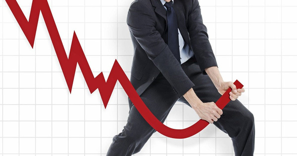 Giá lao dốc 20% từ tháng 7, chứng sĩ có nên đầu tư cổ phiếu ngành ngân hàng trong năm 2022?
