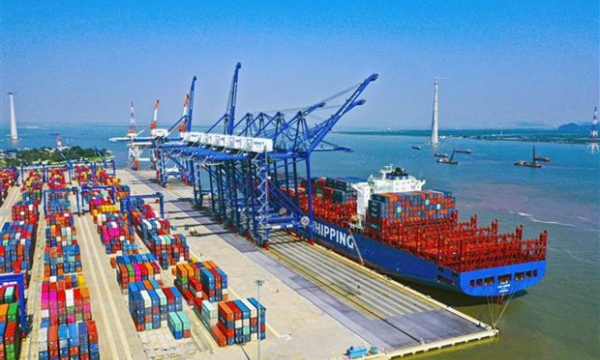 Cổ phiếu logistic đồng loạt 'nổi sóng', triển vọng nào cho năm 2022?