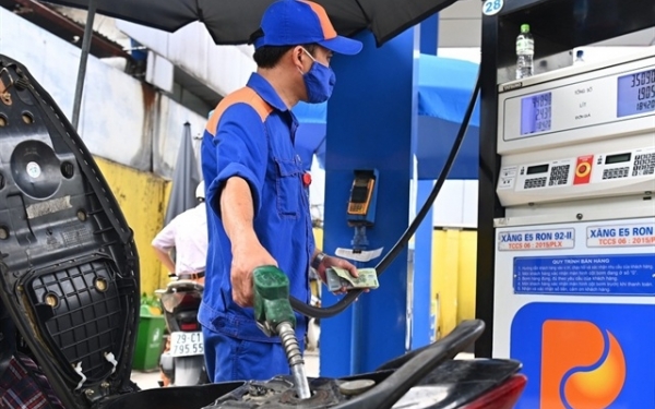 Giá xăng tăng trở lại, RON 95 tiến gần mốc 20.000 đồng/lít
