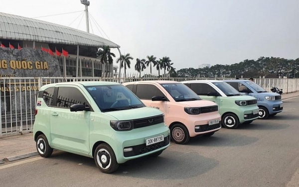 Cổ phiếu một doanh nghiệp bán xe điện tăng trần liên tục sau tin cấm xe xăng ở Hà Nội