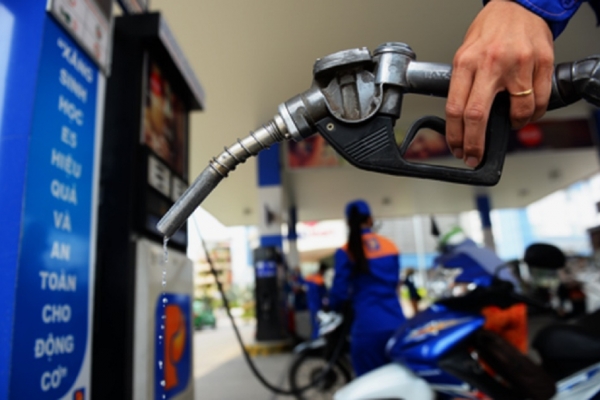 Giá xăng dầu giảm kỳ thứ 3 liên tiếp?