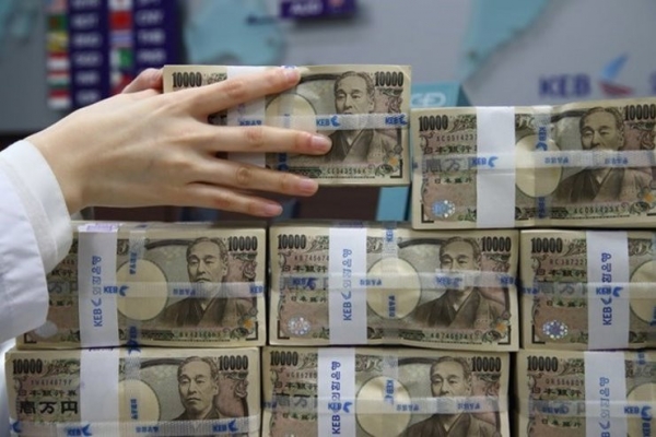 Yen Nhật có phiên tăng mạnh nhất 24 năm khi NHTW bất ngờ 'hành động', euro, bảng Anh, Bitcoin, vàng cũng tăng mạnh, USD lao...