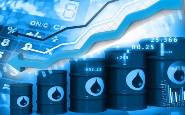 Giá dầu hôm nay 12/1 tăng, dầu Brent áp sát mốc 83 USD