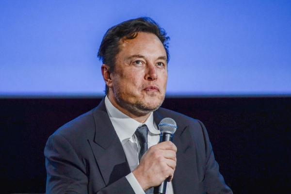 Tỉ phú Elon Musk giành lại danh hiệu người giàu nhất hành tinh