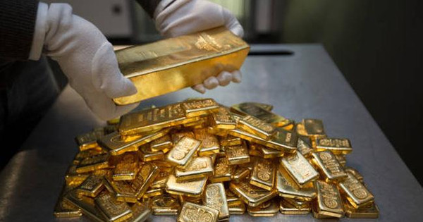 Sau sự kiện SVB, giá vàng tăng vọt vượt mốc 1.900 USD/ounce và sắp tới sẽ là 2.000 USD?