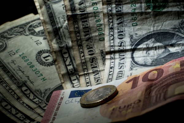 ASEAN tìm cách từ bỏ đồng USD và đồng euro