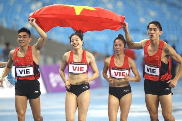 Thi đấu bùng nổ, đoàn Việt Nam lên thứ 2 bảng xếp hạng huy chương SEA Games