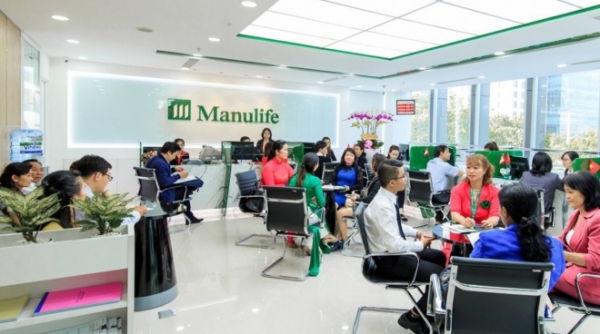 Hơn 6.000 đơn tố cáo tiền tiết kiệm 'hô biến' thành bảo hiểm Manulife