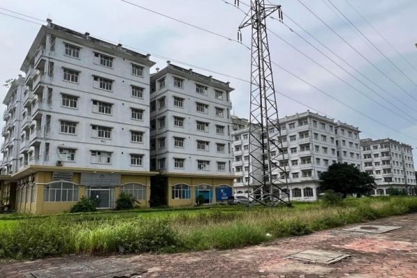 Tin bất động sản tuần qua: Hàng nghìn căn hộ tái định cư bỏ hoang ở Hà Nội xuống cấp nghiêm trọng