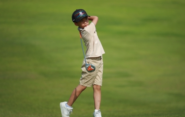 Golf - Sân chơi thể thao tiềm năng của trẻ em