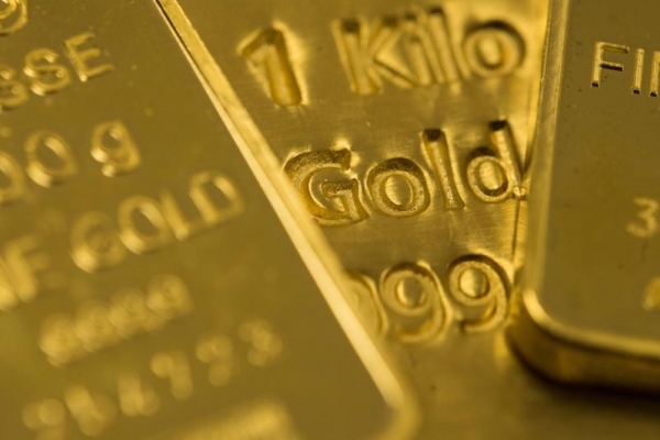 Giá vàng thế giới tăng mạnh, vượt mốc 2.000 USD/ounce
