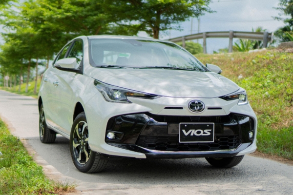 Toyota Vios tăng tốc khuyến mại cận Tết