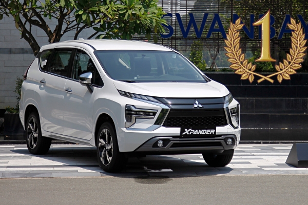Thị trường ô tô Việt Nam tháng 11/2023: Phân khúc MPV - Toyota gây chú ý với Veloz và Innova
