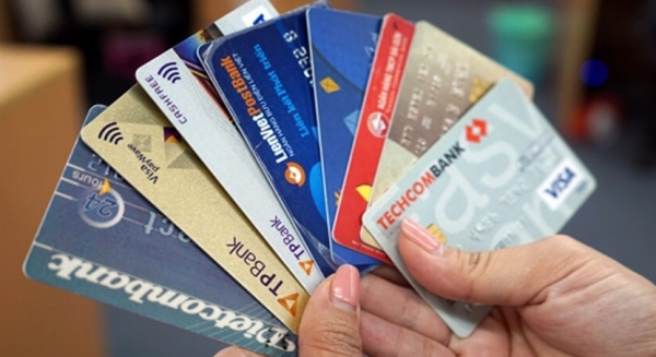 Sau “lùm xùm” Eximbank, NHNN yêu cầu rà soát cách tính lãi suất đối với thẻ tín dụng