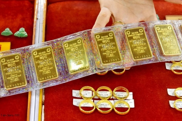 Giá vàng tăng phi mã thị trường vàng nhẫn leo đỉnh trên 72 triệu đồng/lượng
