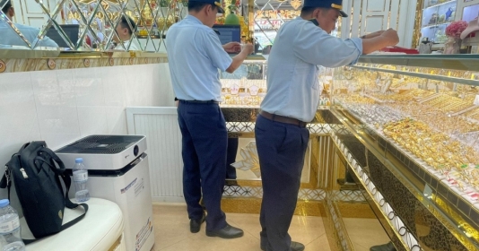 Tiền Giang: Kiểm tra đột xuất 4 tiệm vàng, phát hiện vàng không tiêu chuẩn