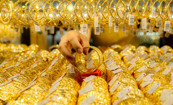 Chính phủ yêu cầu xử lý tình trạng chênh lệch giá vàng trong nước và quốc tế