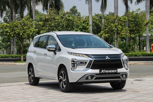 Giá lăn bánh Mitsubishi Xpander giữa tháng 6/2024 kèm siêu ưu đãi, ‘đè bẹp’ Toyota Veloz Cross