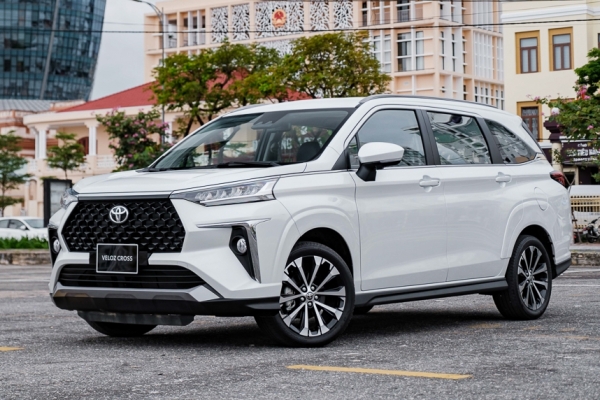 Giá lăn bánh Toyota Veloz Cross giữa tháng 6/2024 đang cực rẻ, dễ khiến Mitsubishi Xpander 'ra rìa'