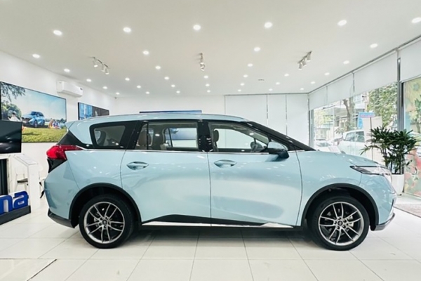 ‘Vua MPV’ rộng hơn Toyota Innova Cross giảm giá sốc 140 triệu đồng, rẻ gần bằng Mitsubishi Xpander