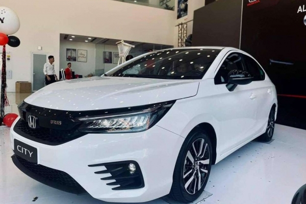 Giá Honda City lăn bánh giữa tháng 8/2024 cực rẻ nhờ có ưu đãi khủng, khiến Toyota Vios 'ra rìa'