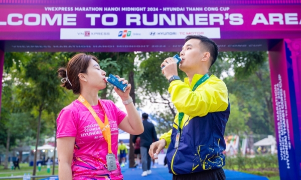 Vinamilk tài trợ 132 kg* đạm cho 11.000 runner VnExpress Marathon Hà Nội