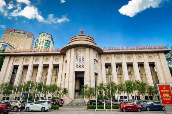 15 ngân hàng nhà nước khu vực được tổ chức lại như thế nào?
