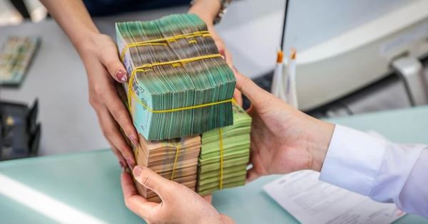 Cổ phiếu ngân hàng đi ngược sóng gió thuế quan?