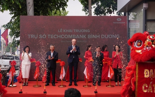 Techcombank tiếp tục ra mắt chi nhánh thế hệ mới tại Bình Dương