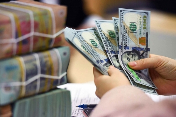 Điểm tin ngân hàng ngày 25/4: Tỷ giá USD, thế giới giảm, trong nước tiếp tục tăng