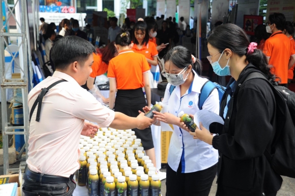 Thị trường lao động trước thách thức từ cải cách và thuế đối ứng của Mỹ