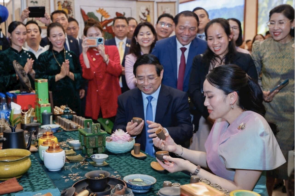 Hương vị trà Việt chinh phục vị giác Thủ tướng Thái Lan tại tiệc chiêu đãi cấp cao