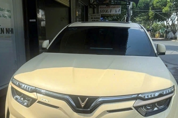 Đã có 3 xe sang nhưng chủ xe vẫn quyết chốt VinFast VF 8 vì “xe điện thích hơn hẳn”