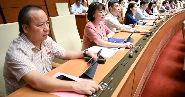 Quốc hội 'chốt' giảm 2% thuế VAT đến hết năm 2026, mở rộng nhiều dịch vụ, hàng hoá