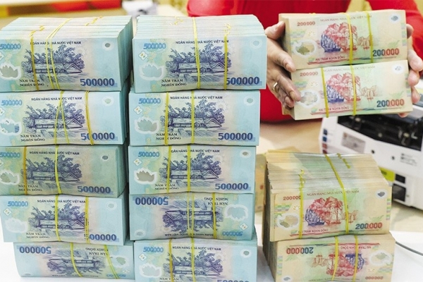 Điểm tin ngân hàng ngày 24/7: Tiền gửi tiếp tục chảy vào ngân hàng